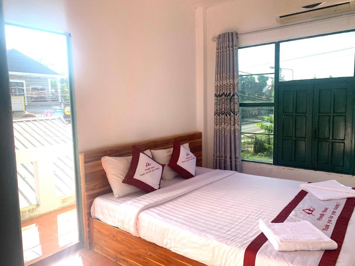 Vang Vieng Lily Backpackers Hostel Exterior photo