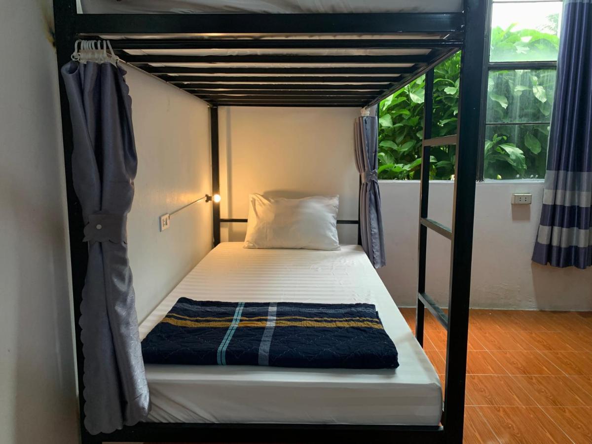Vang Vieng Lily Backpackers Hostel Exterior photo